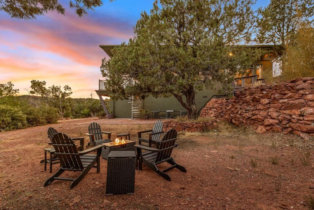 Close To Fresh Creek! Sleeps 12 ~ Amazing Views W/Serene Open Space ~ Hot Tub + Game Room ~ Trails Outside سيدونا المظهر الخارجي الصورة