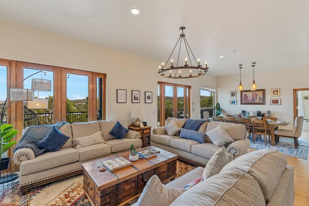 Close To Fresh Creek! Sleeps 12 ~ Amazing Views W/Serene Open Space ~ Hot Tub + Game Room ~ Trails Outside سيدونا المظهر الخارجي الصورة
