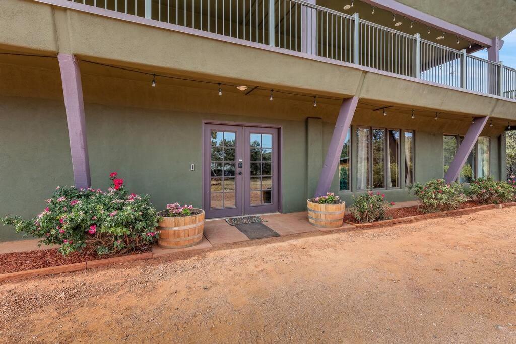 Close To Fresh Creek! Sleeps 12 ~ Amazing Views W/Serene Open Space ~ Hot Tub + Game Room ~ Trails Outside سيدونا المظهر الخارجي الصورة