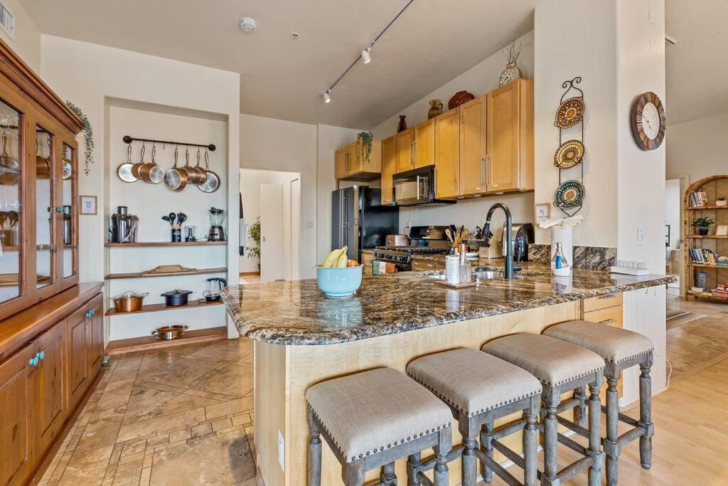 Close To Fresh Creek! Sleeps 12 ~ Amazing Views W/Serene Open Space ~ Hot Tub + Game Room ~ Trails Outside سيدونا المظهر الخارجي الصورة