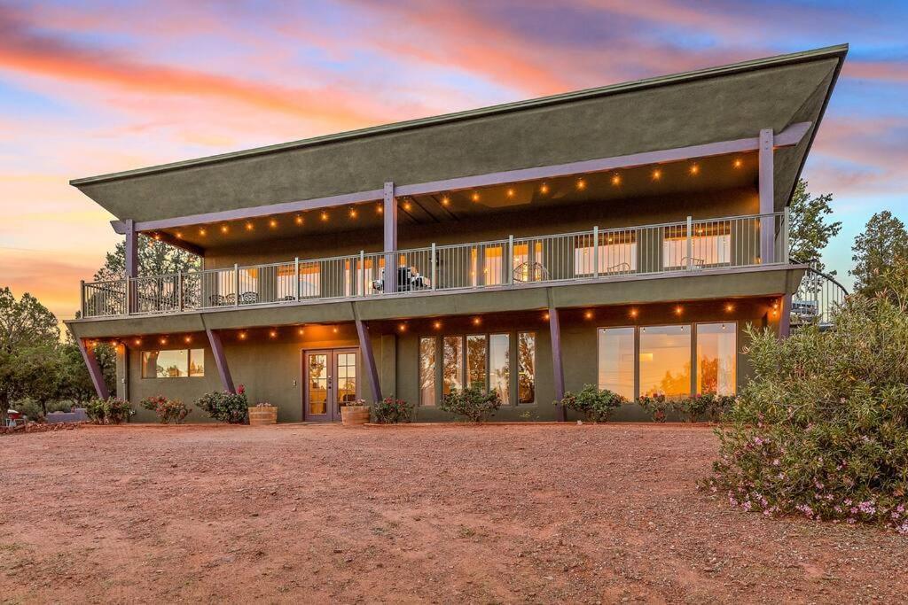 Close To Fresh Creek! Sleeps 12 ~ Amazing Views W/Serene Open Space ~ Hot Tub + Game Room ~ Trails Outside سيدونا المظهر الخارجي الصورة