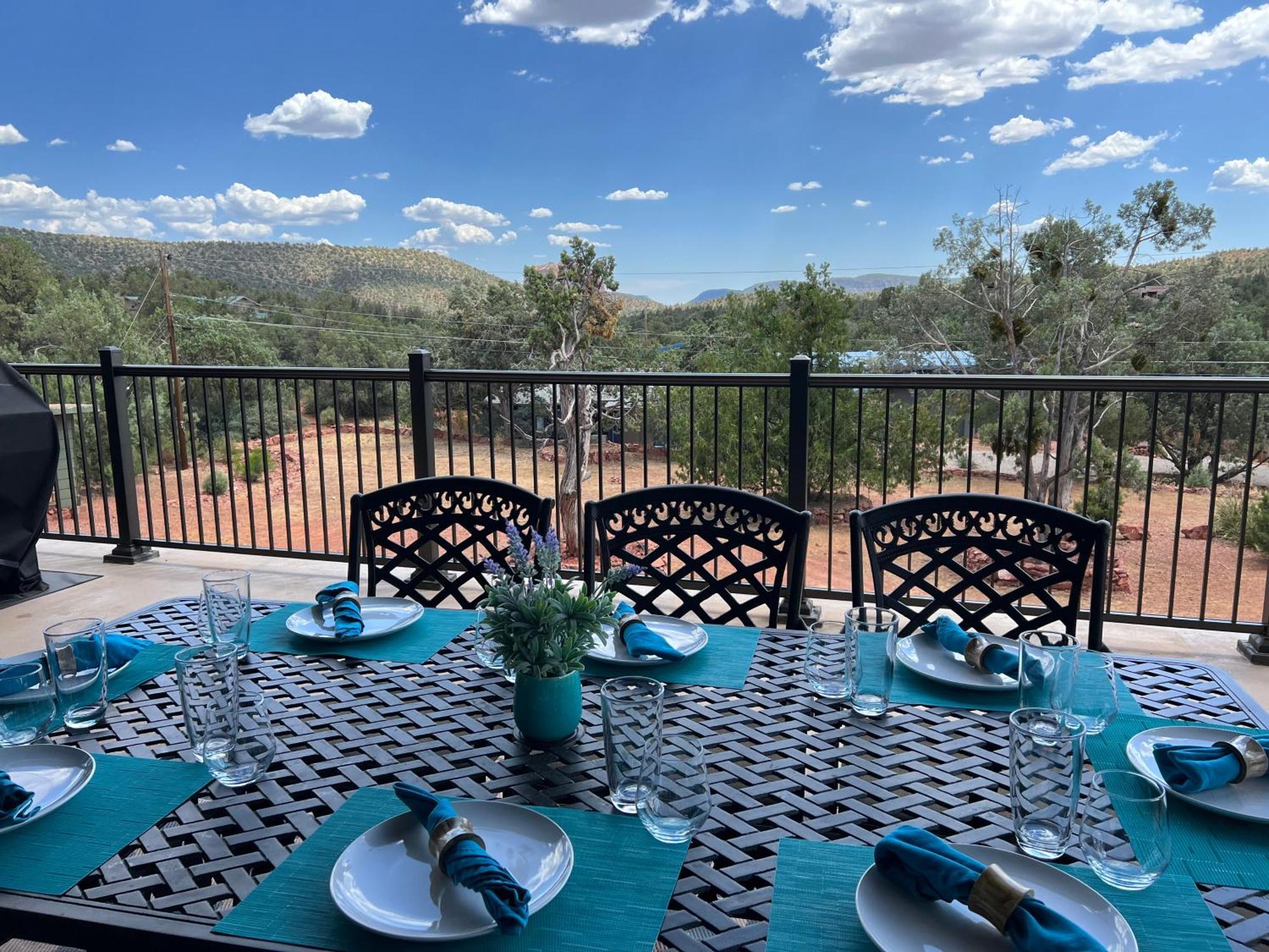Close To Fresh Creek! Sleeps 12 ~ Amazing Views W/Serene Open Space ~ Hot Tub + Game Room ~ Trails Outside سيدونا المظهر الخارجي الصورة